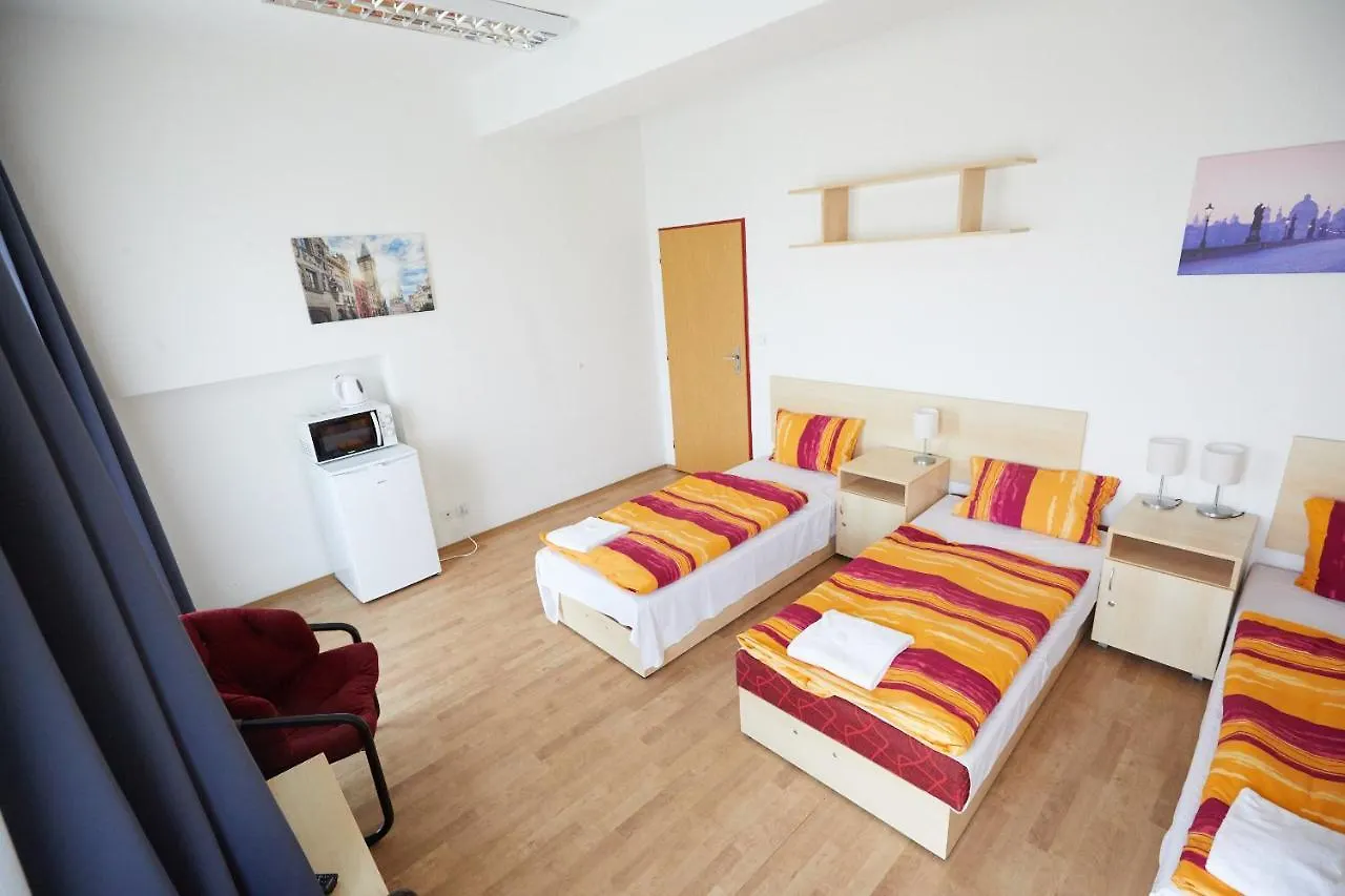 University Hotel Prag 2*,